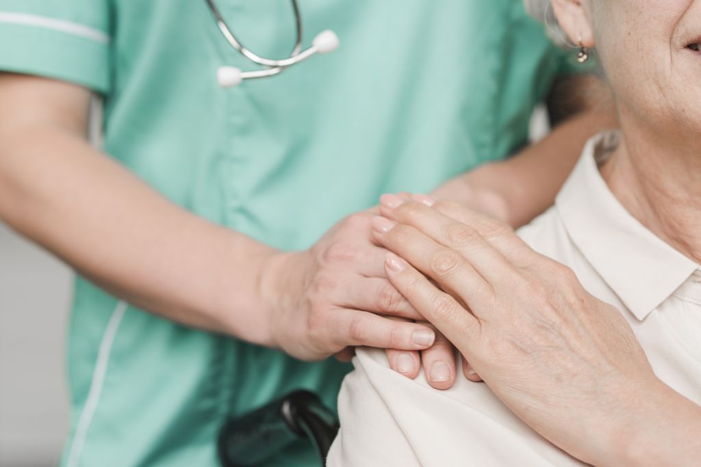 Zmiany Skorne U Seniora Co Moga Sygnalizowac Active Care Opiekunka Osob Starszych W Niemczech